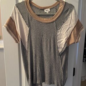 BKE Women's Striped Short Sleeve Top - Black and Tan